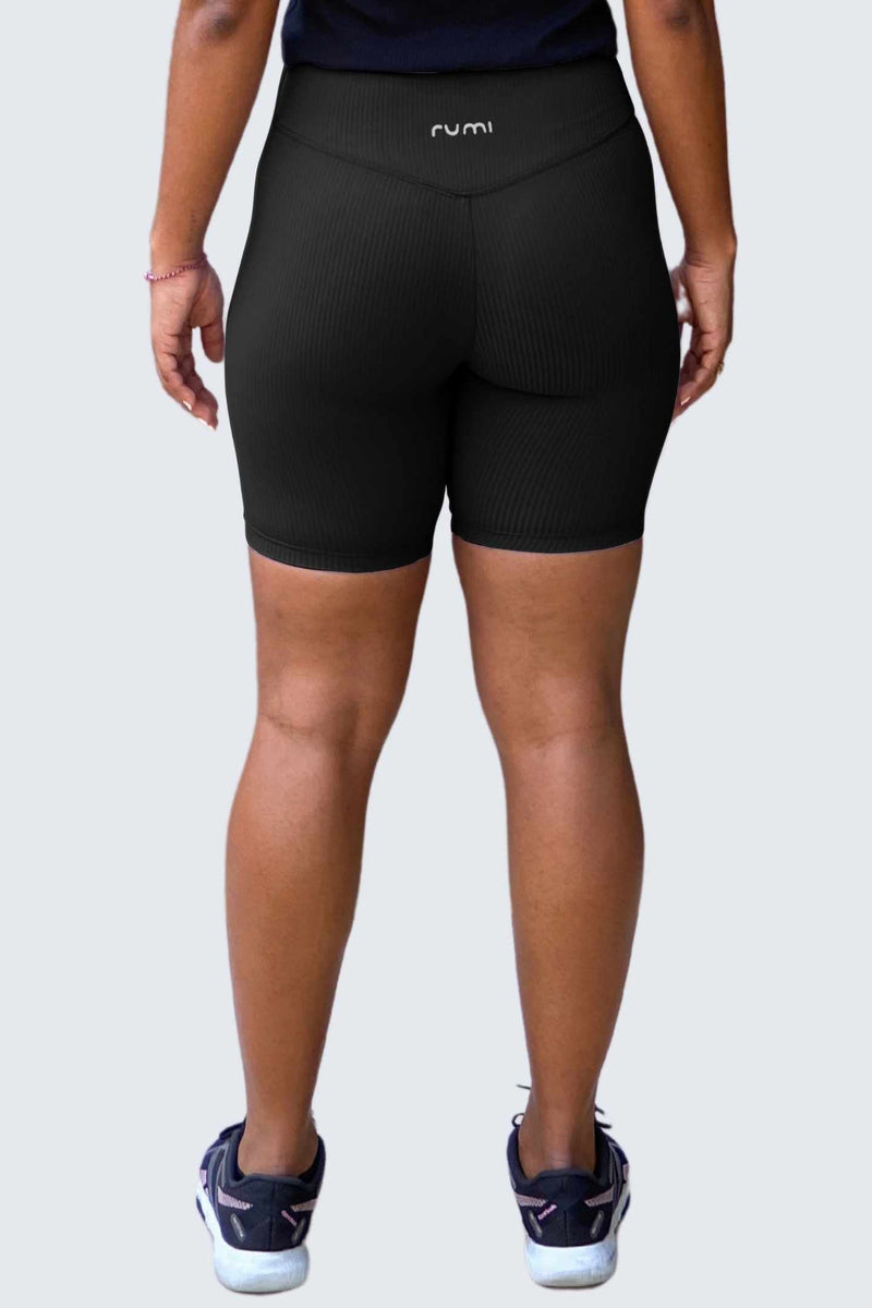 Rumi Earth - W SunRib Fit Shorts 8" - Black - R124109BKP - Bottoms